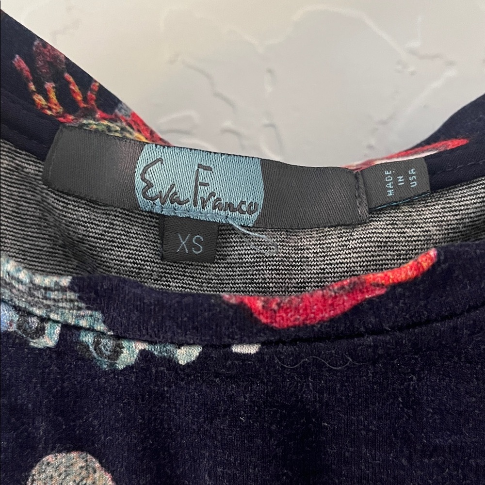 Eva Franco Black Floral Short Sleeve Top - Picture 2 of 3